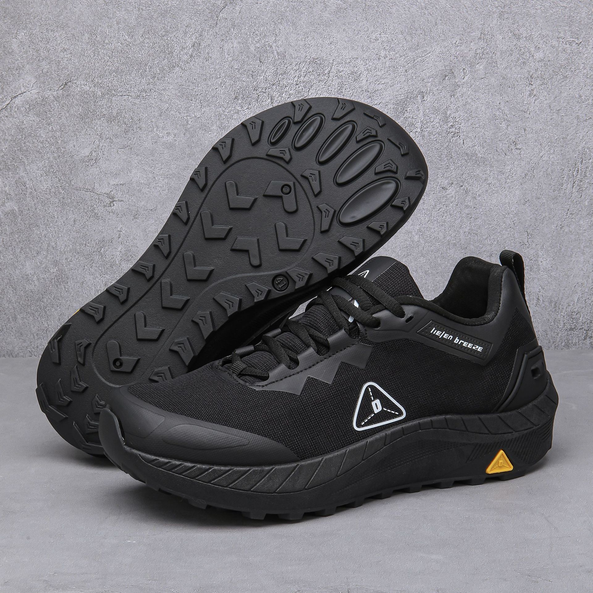 Trendy Men’s Lightweight Running Sneakers