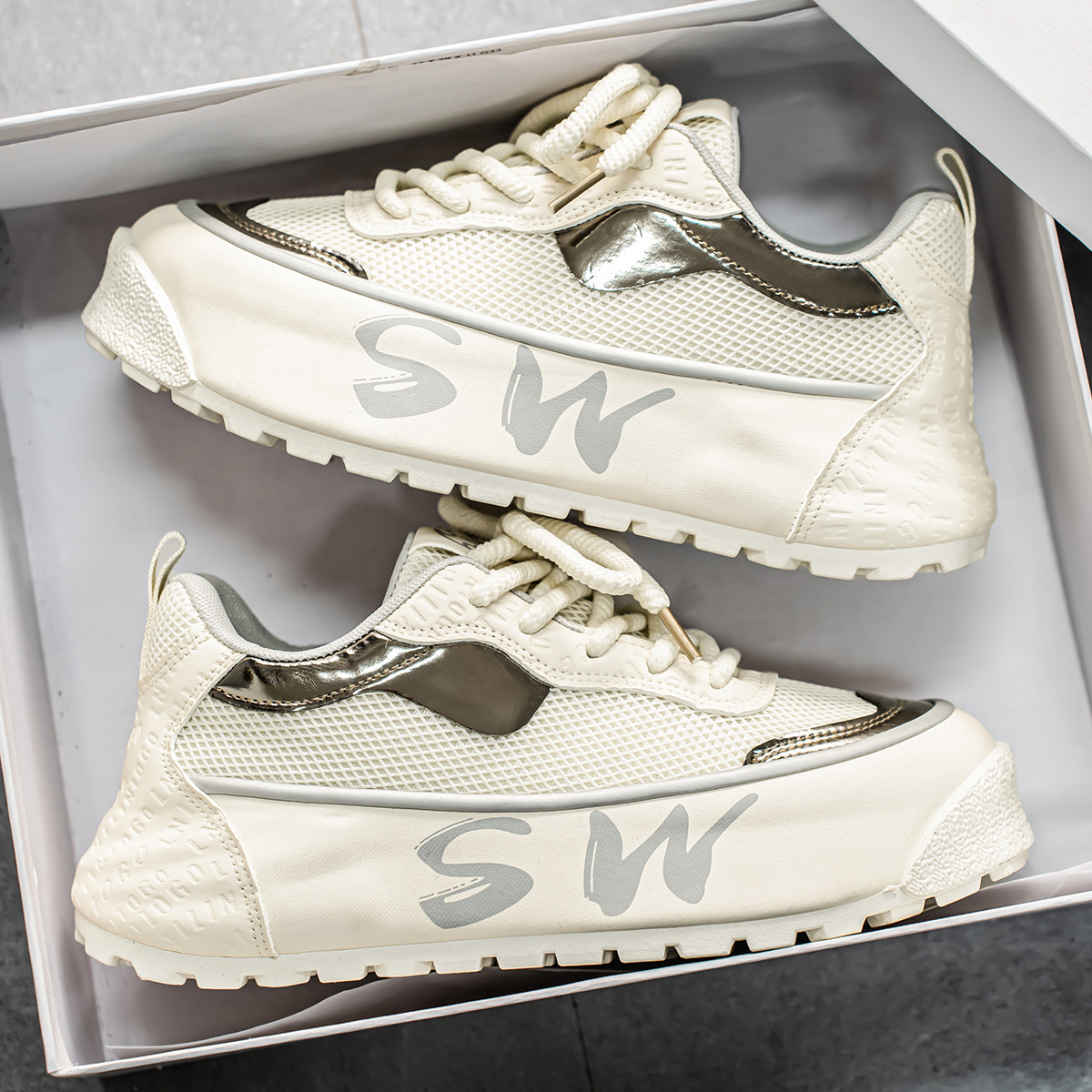 Trendy Men’s Comfortable Sneakers